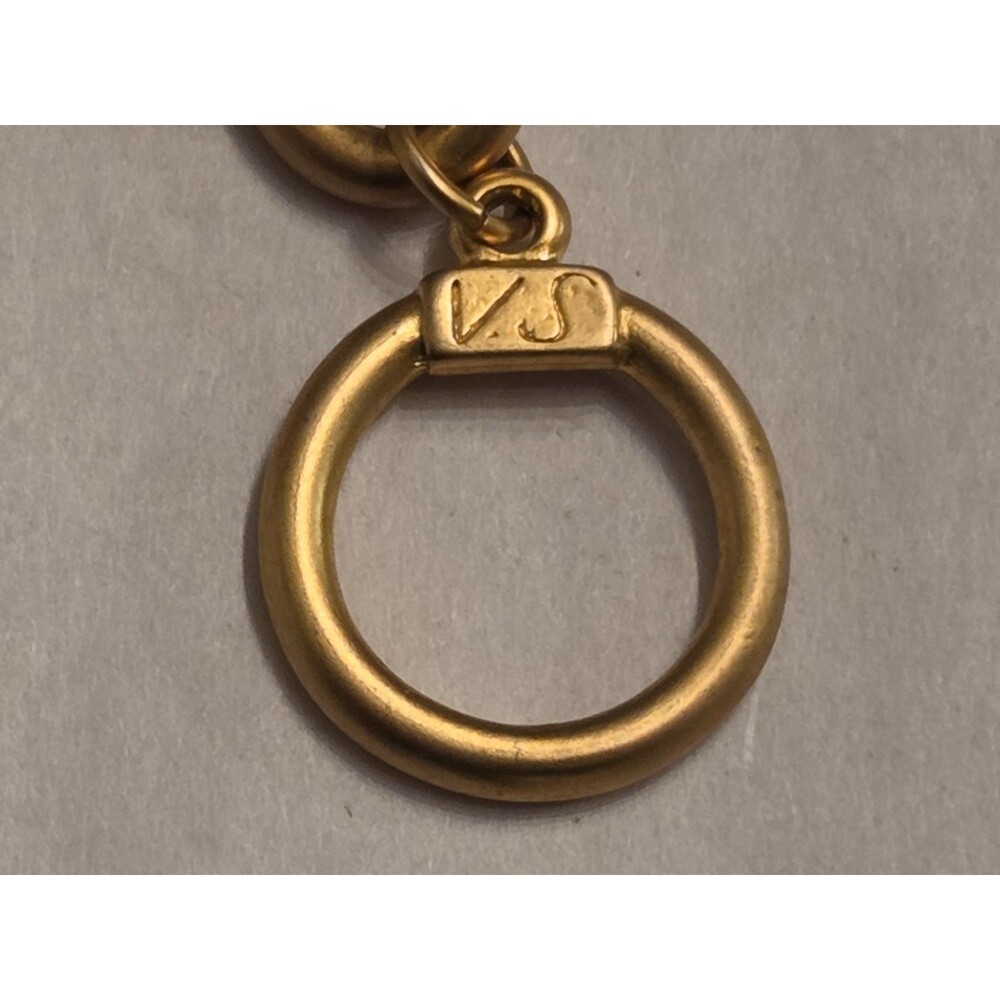 Victoria’s Secret Gold Tone Charm Bracelet VS Logo Missing Charm Toggle Closure - Picture 4 of 5